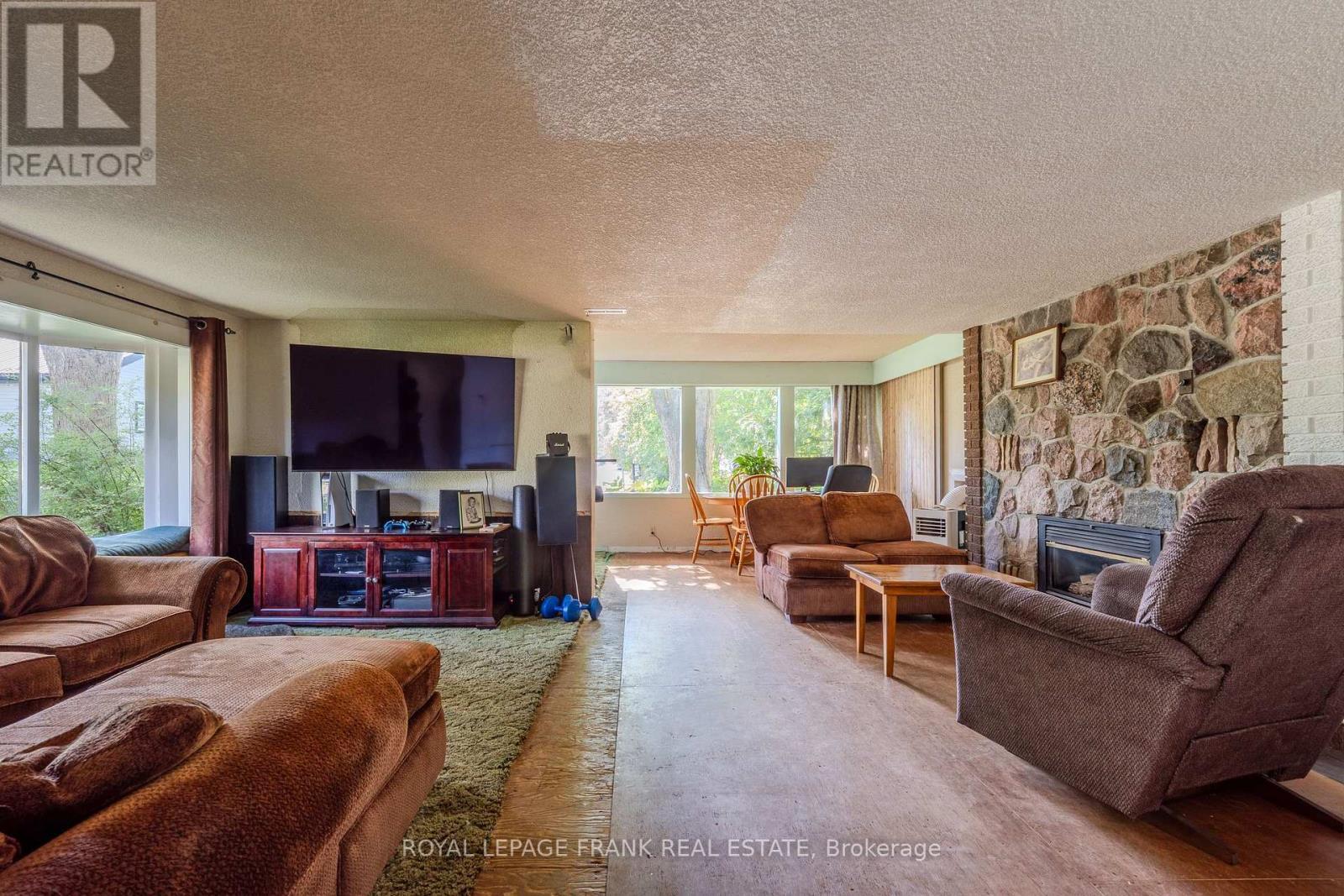 












91 CENTRE STREET

,
Scugog,




Ontario
L0B1E0

