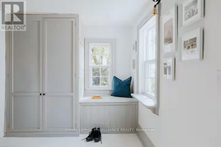 












1047 SOUTH BIG ISLAND ROAD

,
Prince Edward County (Sophiasburg Ward),




Ontario
K0K1E0

