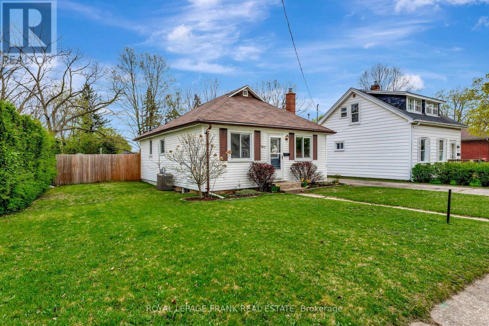 












107 FULTON STREET

,
Brantford,




Ontario
N3R4E9

