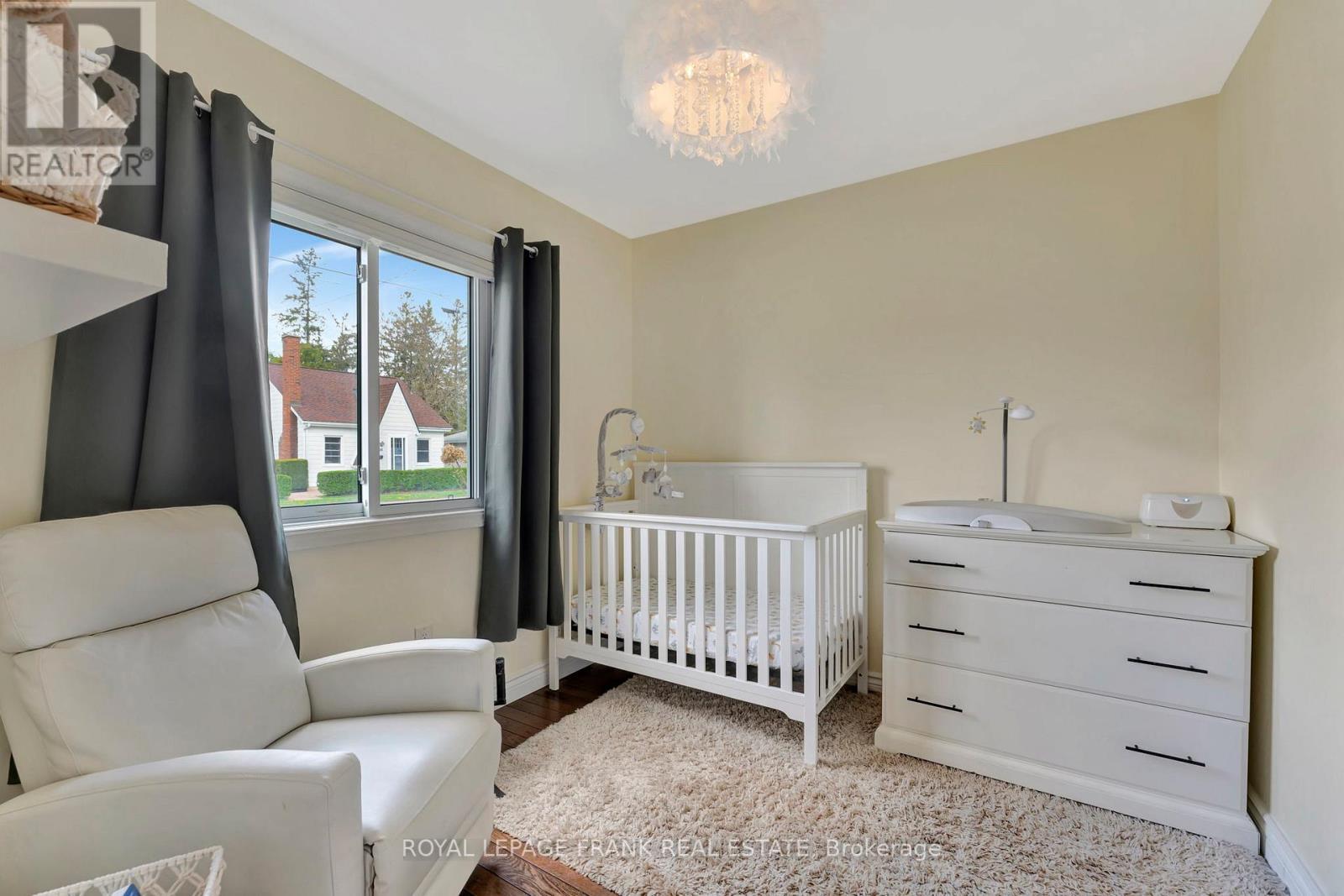 












107 FULTON STREET

,
Brantford,




Ontario
N3R4E9

