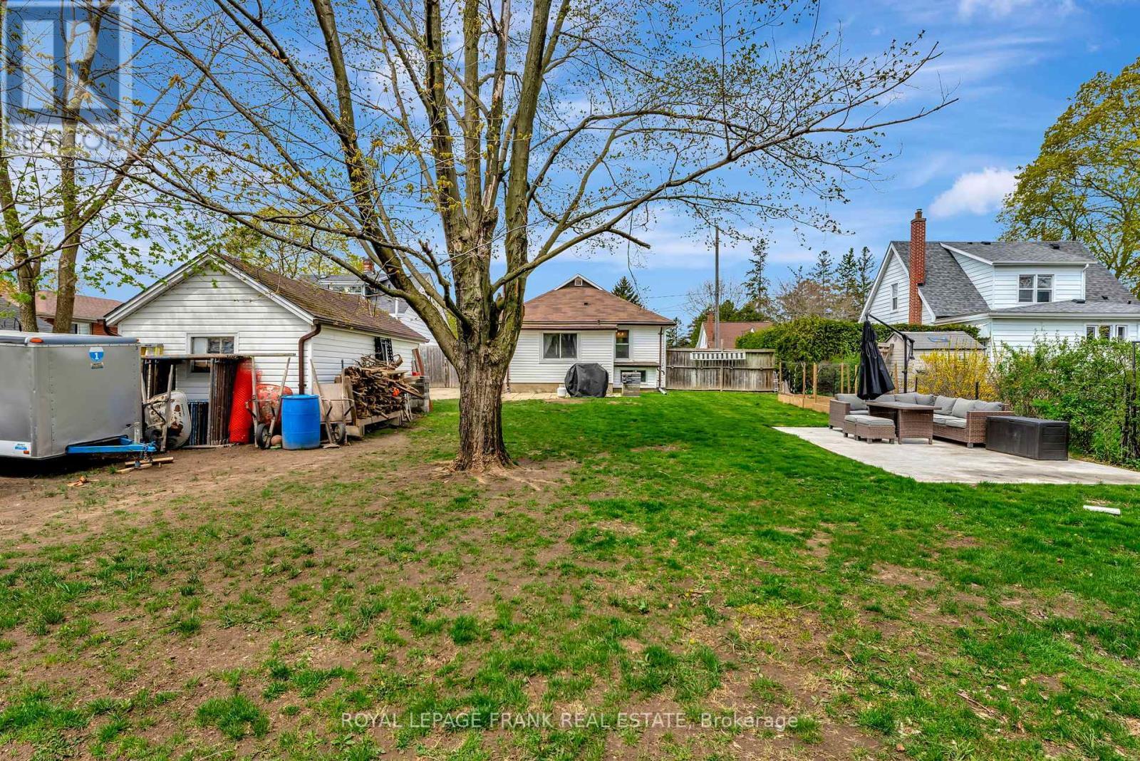 












107 FULTON STREET

,
Brantford,




Ontario
N3R4E9

