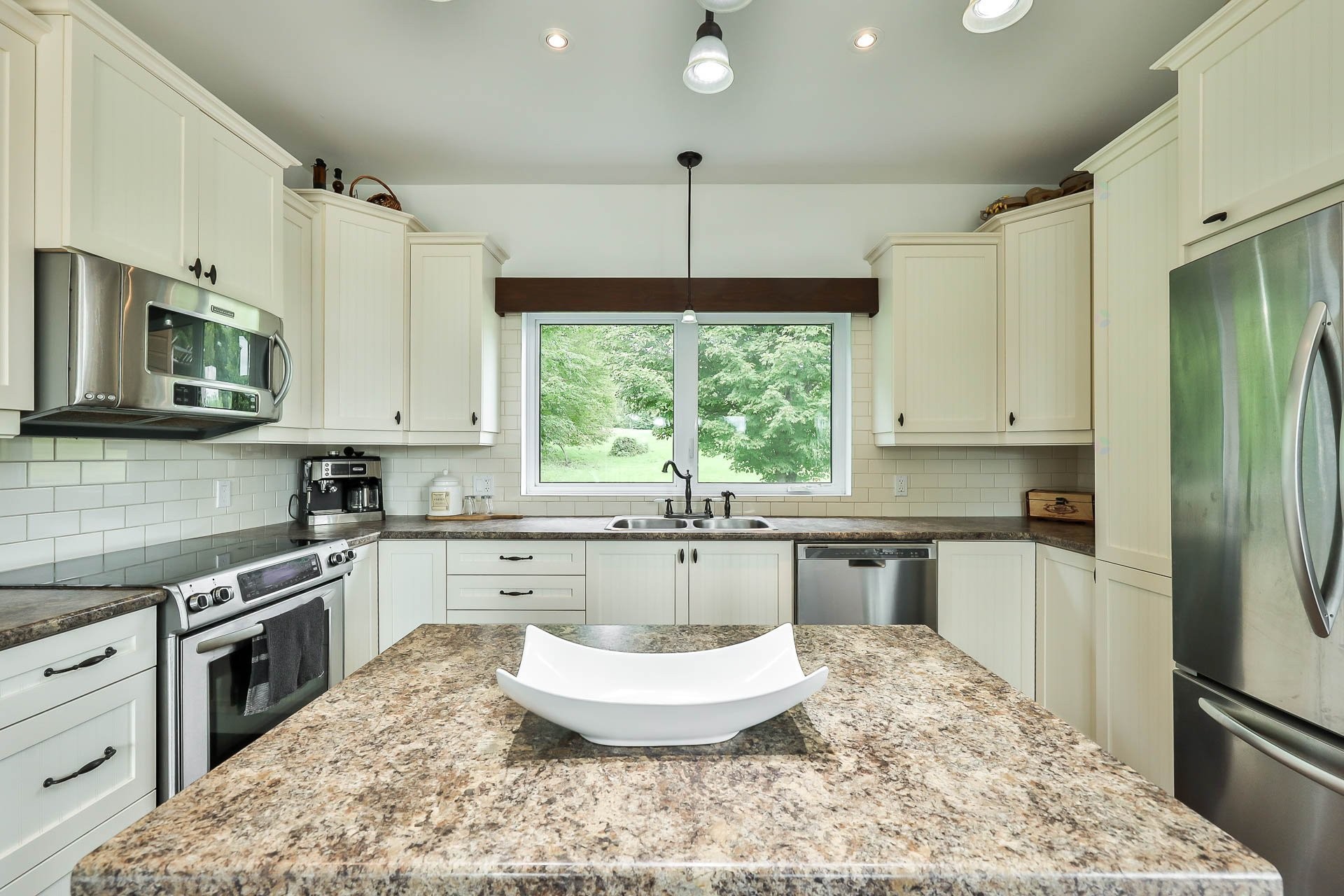 









2060


Côte St-Victor

,
Papineauville,







QC
J0V1R0

