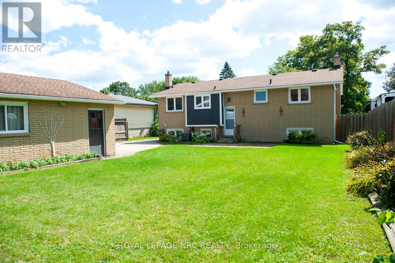 












66 ROLLING ACRES DRIVE

,
Welland (N. Welland),




Ontario
L3C3N3

