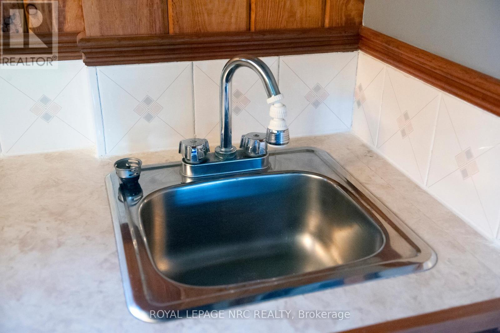 












66 ROLLING ACRES DRIVE

,
Welland (N. Welland),




Ontario
L3C3N3

