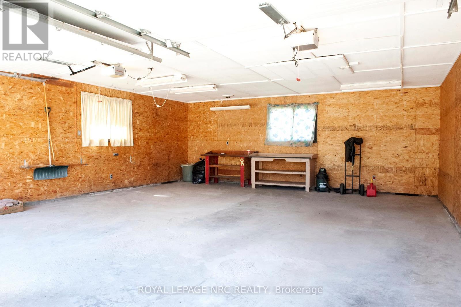 












66 ROLLING ACRES DRIVE

,
Welland (N. Welland),




Ontario
L3C3N3

