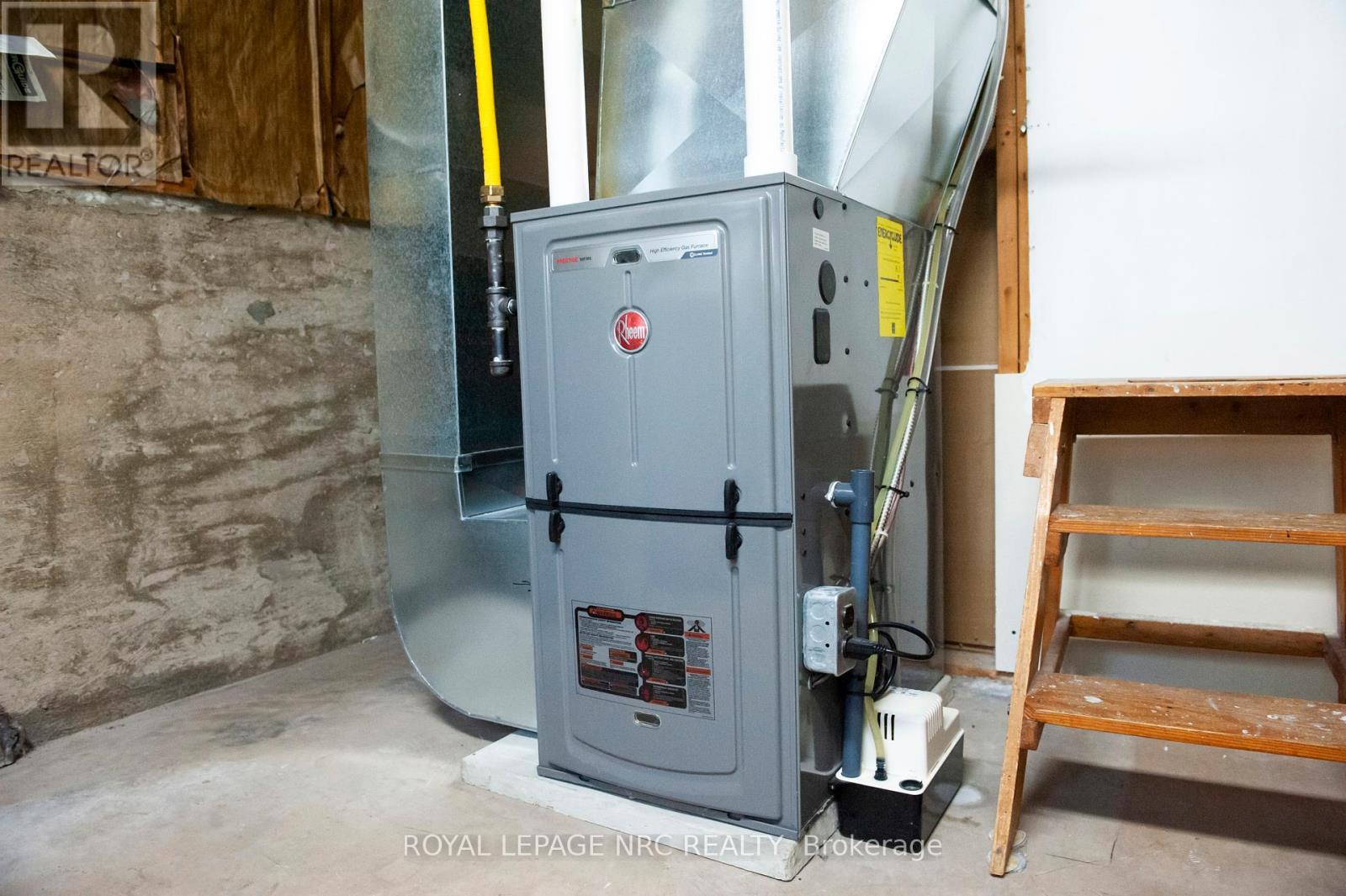 












66 ROLLING ACRES DRIVE

,
Welland (N. Welland),




Ontario
L3C3N3

