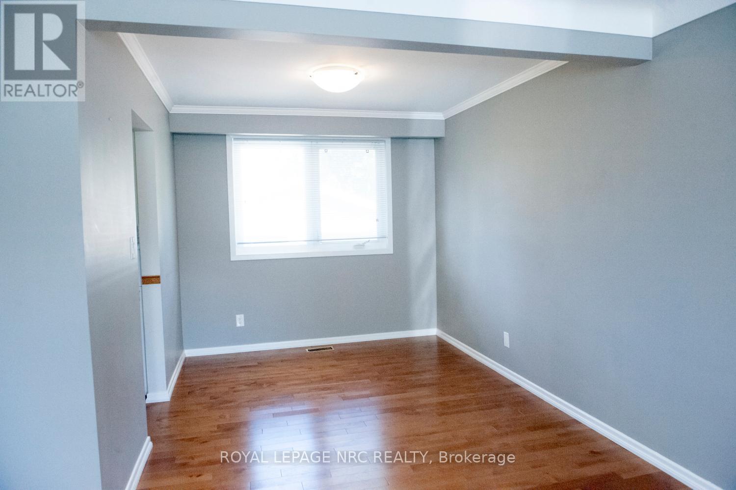 












66 ROLLING ACRES DRIVE

,
Welland (N. Welland),




Ontario
L3C3N3

