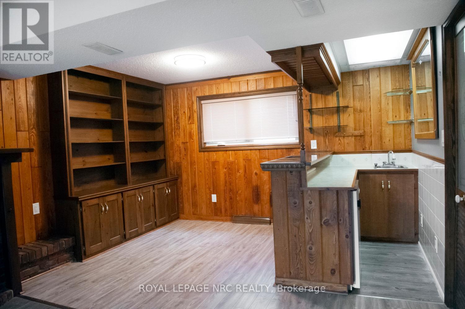 












66 ROLLING ACRES DRIVE

,
Welland (N. Welland),




Ontario
L3C3N3

