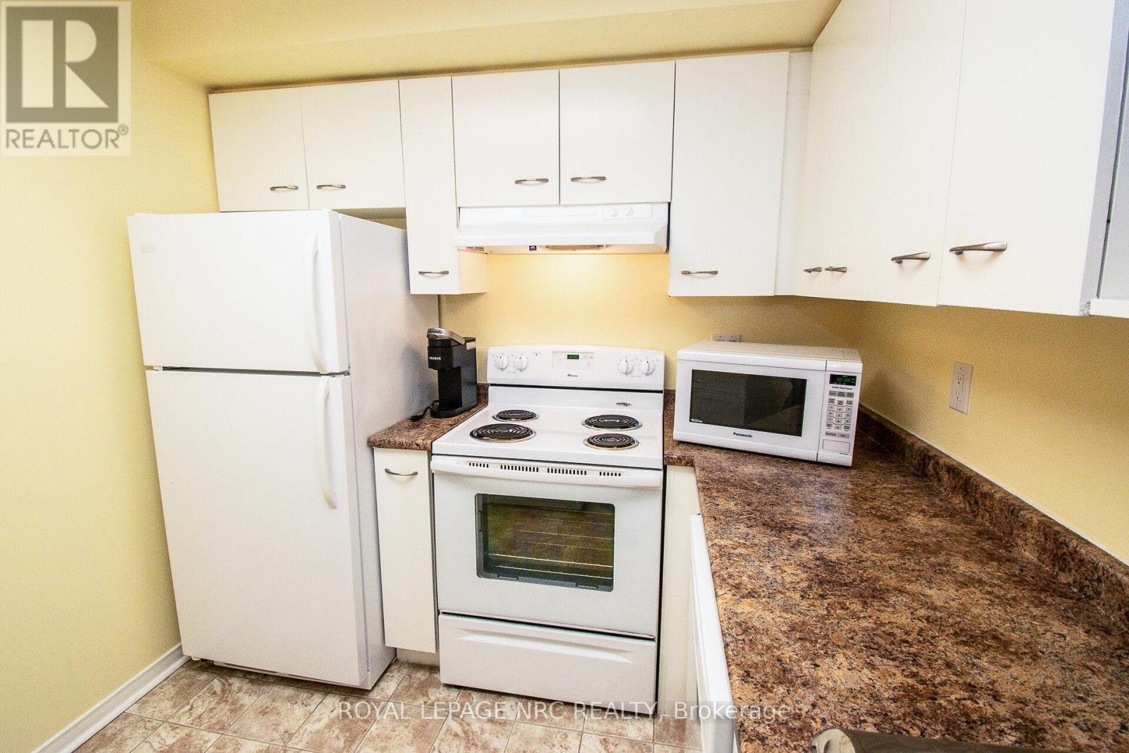 












217 - 78 ROEHAMPTON AVENUE

,
St. Catharines (Carlton/Bunting),




Ontario
L2M7W9

