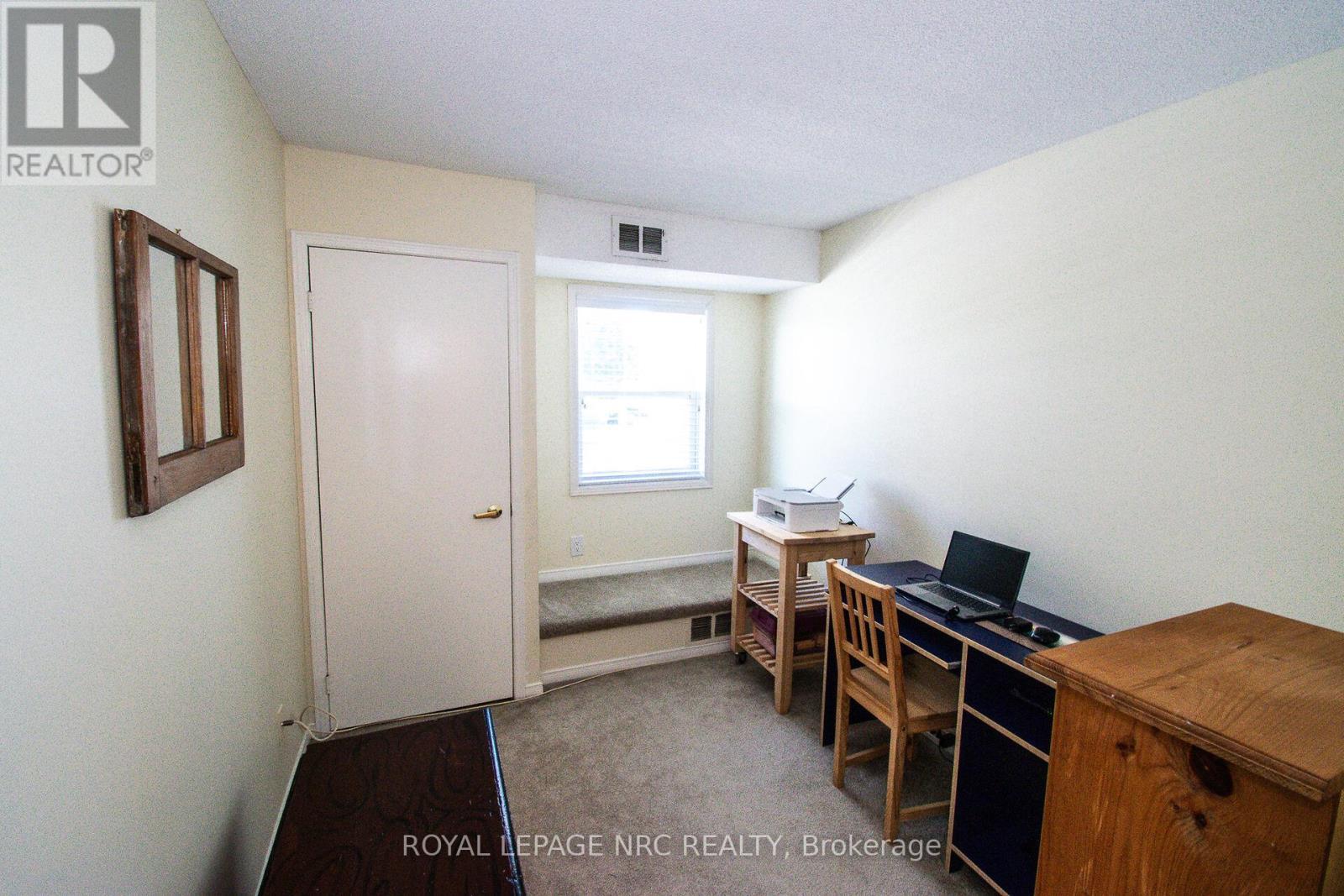 












217 - 78 ROEHAMPTON AVENUE

,
St. Catharines (Carlton/Bunting),




Ontario
L2M7W9

