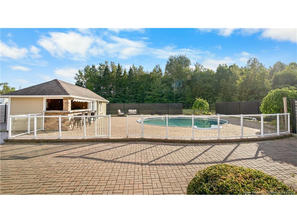 









1240


rue Christie

,
Beresford,




NB
E8K 1A4

