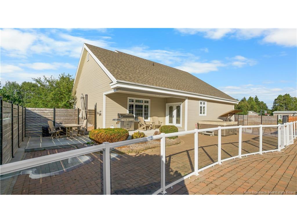 









1240


rue Christie

,
Beresford,




NB
E8K 1A4


