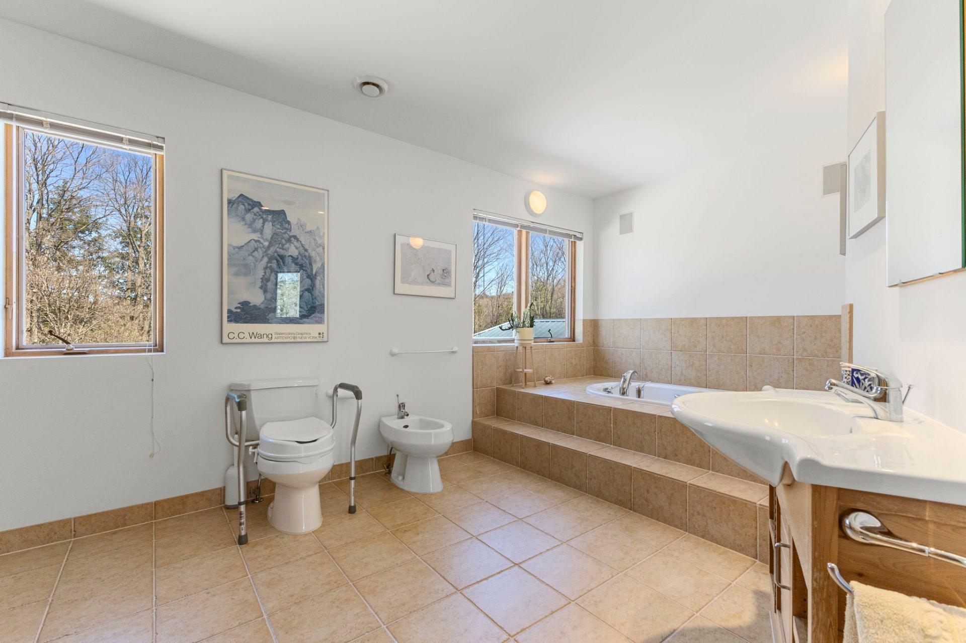 









146


Ch. River

,
Cantley,




QC
J8V3A1

