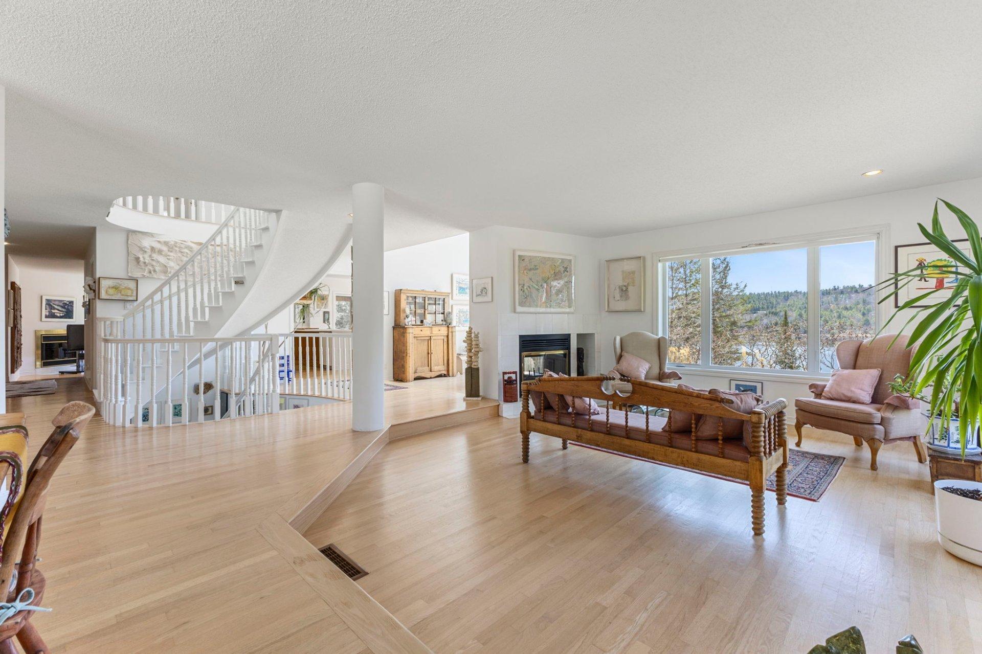 









146


Ch. River

,
Cantley,




QC
J8V3A1

