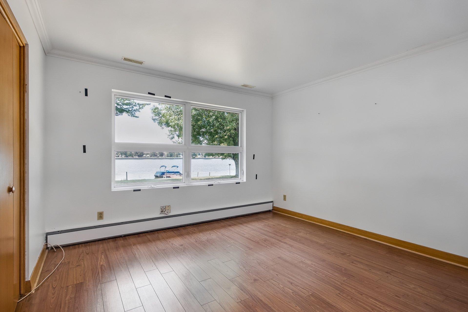 









3


Av. Charland

,
Saint-Jean-sur-Richelieu,




QC
J2X2K8

