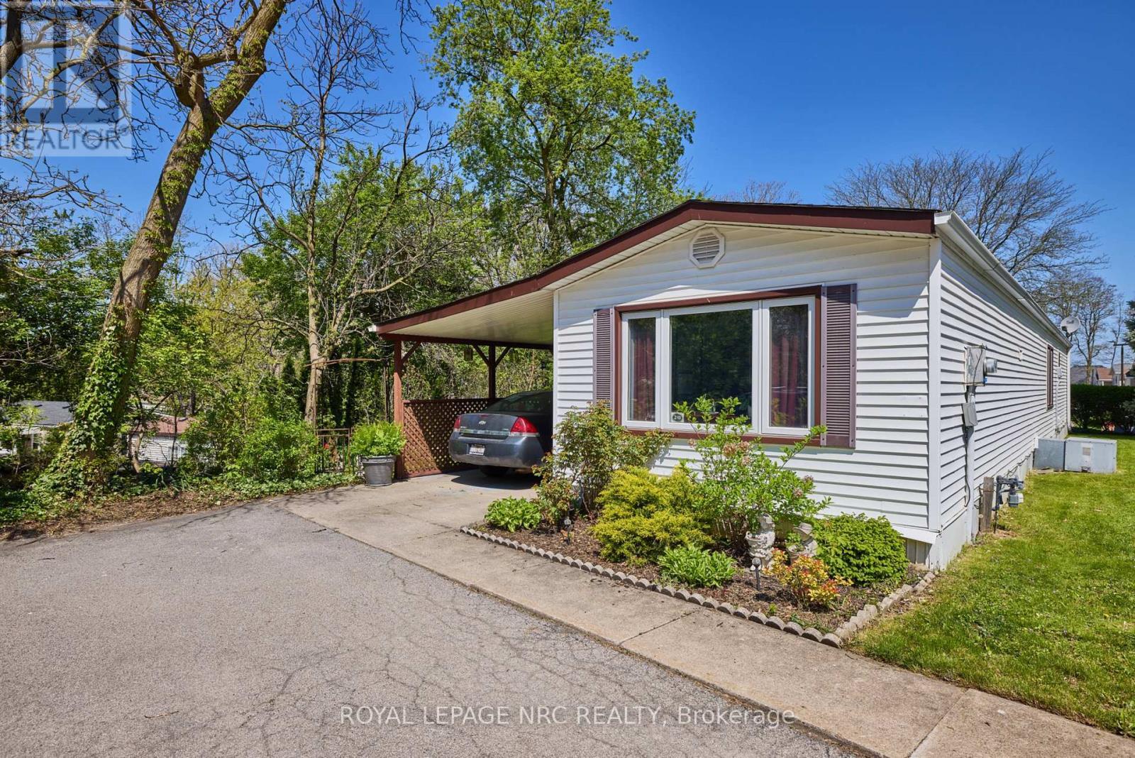 












240 - 23 FOUR MILE CREEK ROAD

,
Niagara-on-the-Lake (St. Davids),




Ontario
L0S1J1

