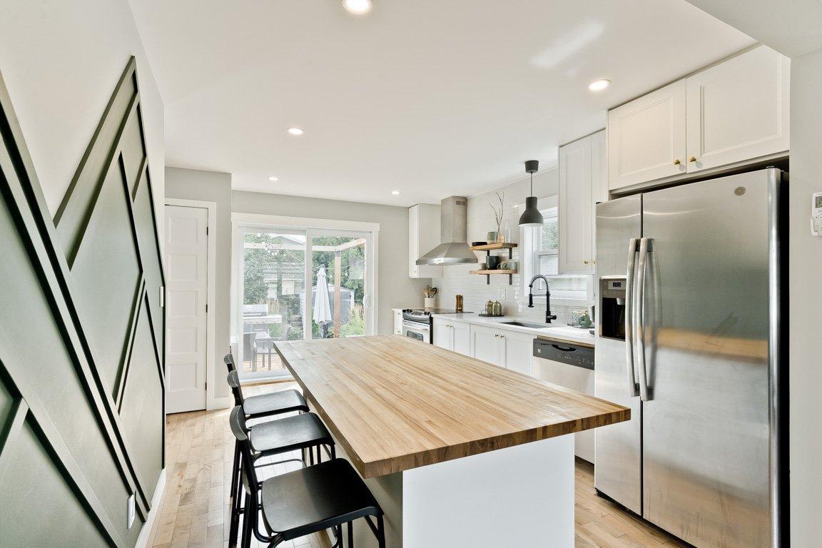 









428


Rue May

,
Coaticook,




QC
J1A1S9

