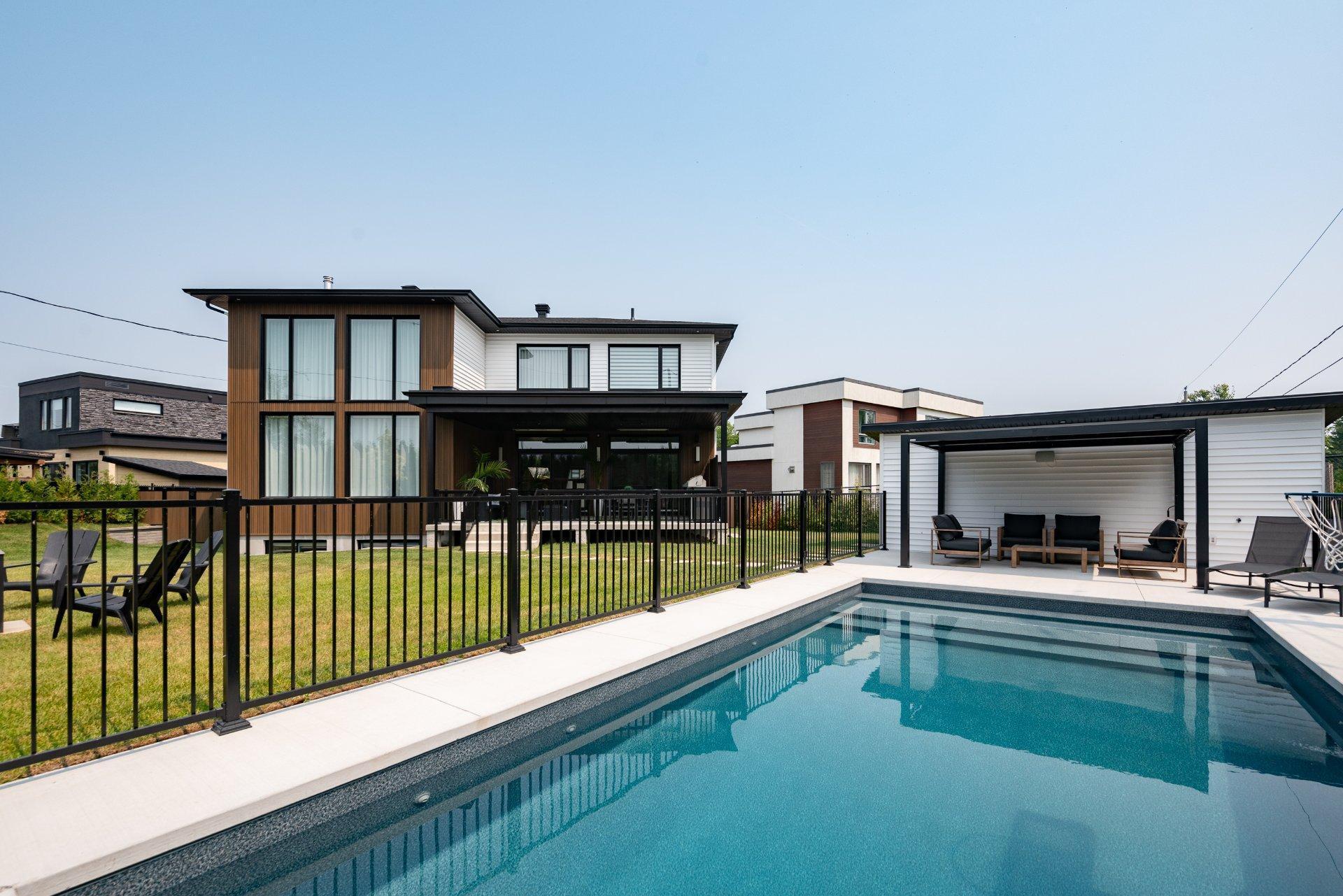 









3177


Rue Édouard-Harbec

,
Carignan,




QC
J3L0T8

