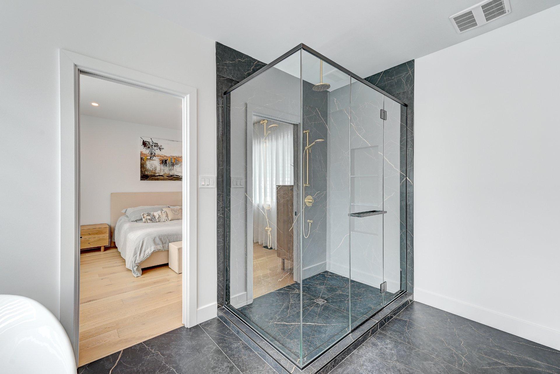 









3177


Rue Édouard-Harbec

,
Carignan,




QC
J3L0T8

