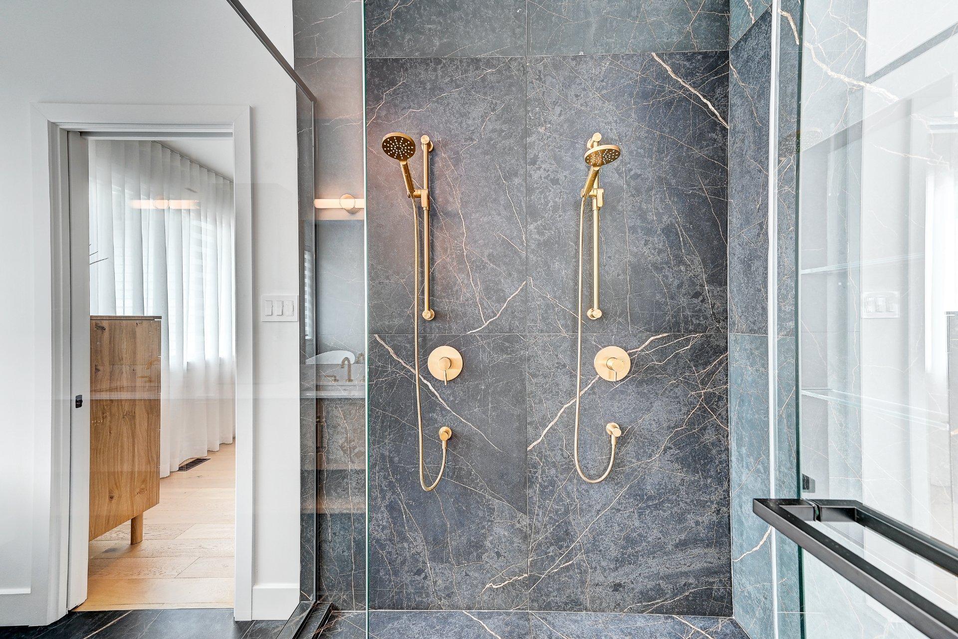 









3177


Rue Édouard-Harbec

,
Carignan,




QC
J3L0T8

