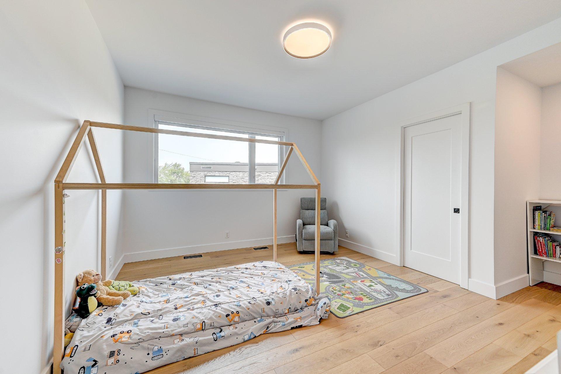 









3177


Rue Édouard-Harbec

,
Carignan,




QC
J3L0T8

