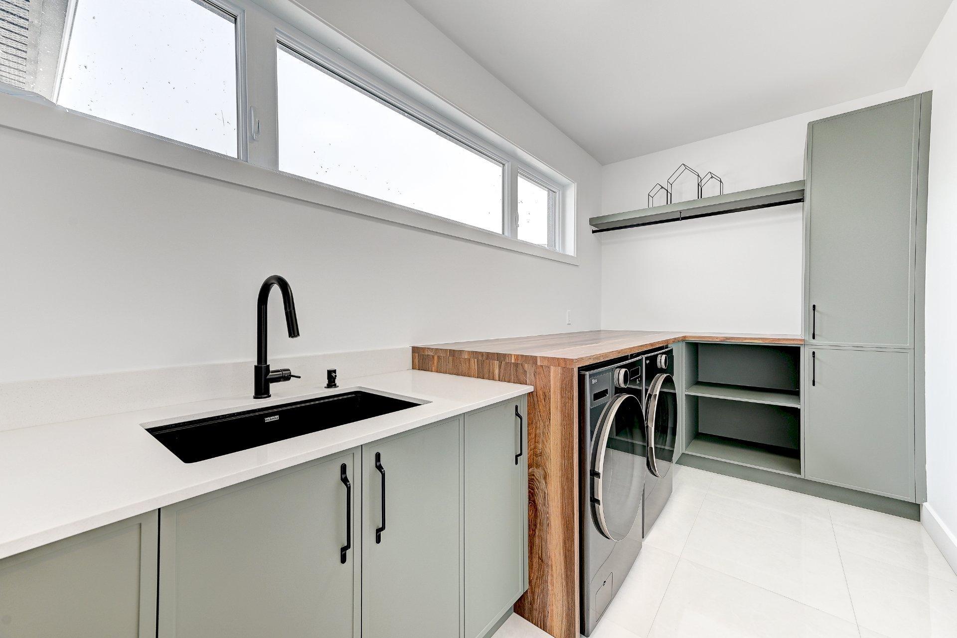 









3177


Rue Édouard-Harbec

,
Carignan,




QC
J3L0T8

