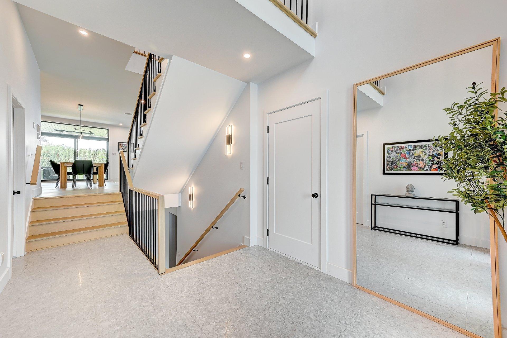 









3177


Rue Édouard-Harbec

,
Carignan,




QC
J3L0T8

