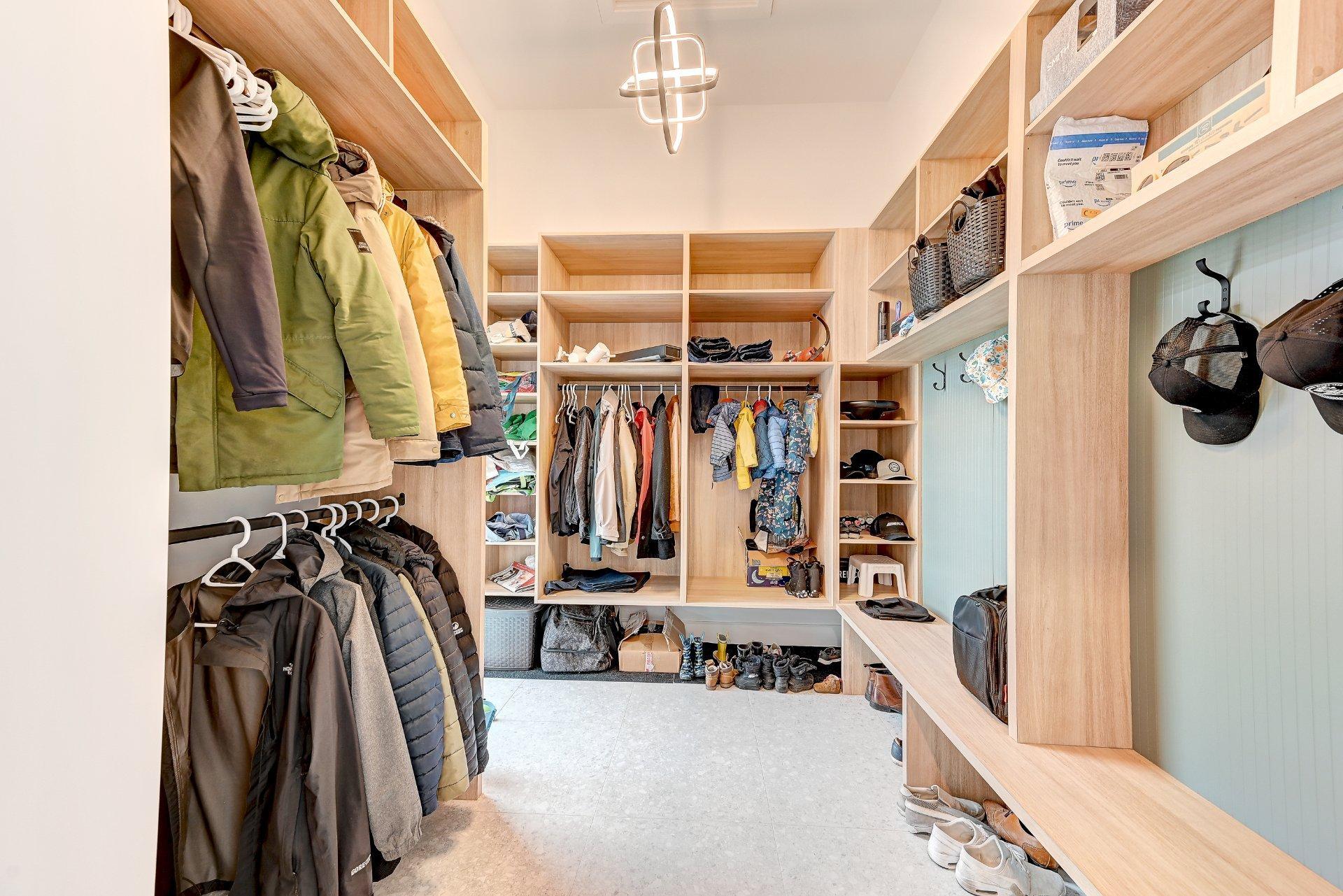 









3177


Rue Édouard-Harbec

,
Carignan,




QC
J3L0T8

