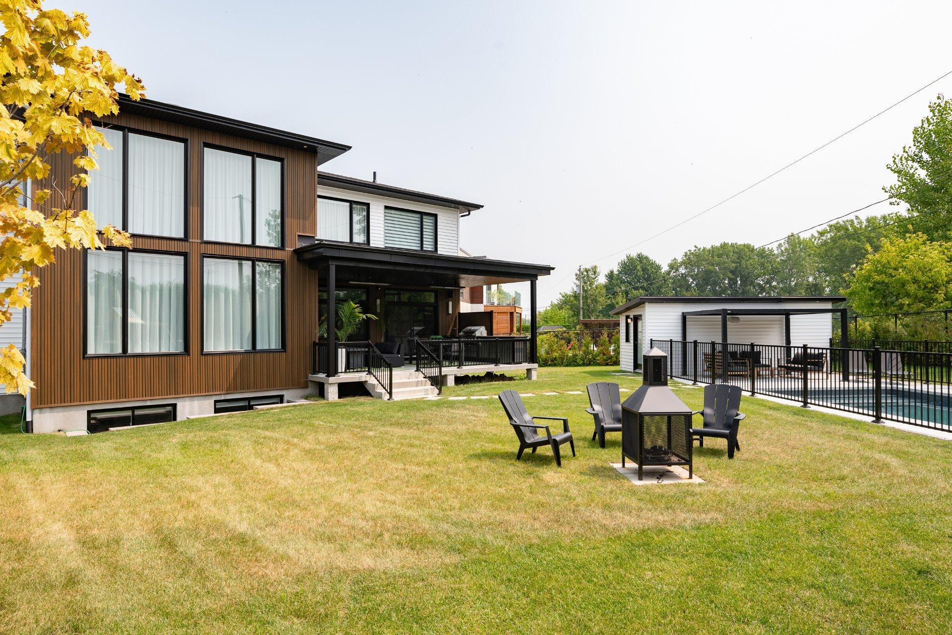 









3177


Rue Édouard-Harbec

,
Carignan,




QC
J3L0T8

