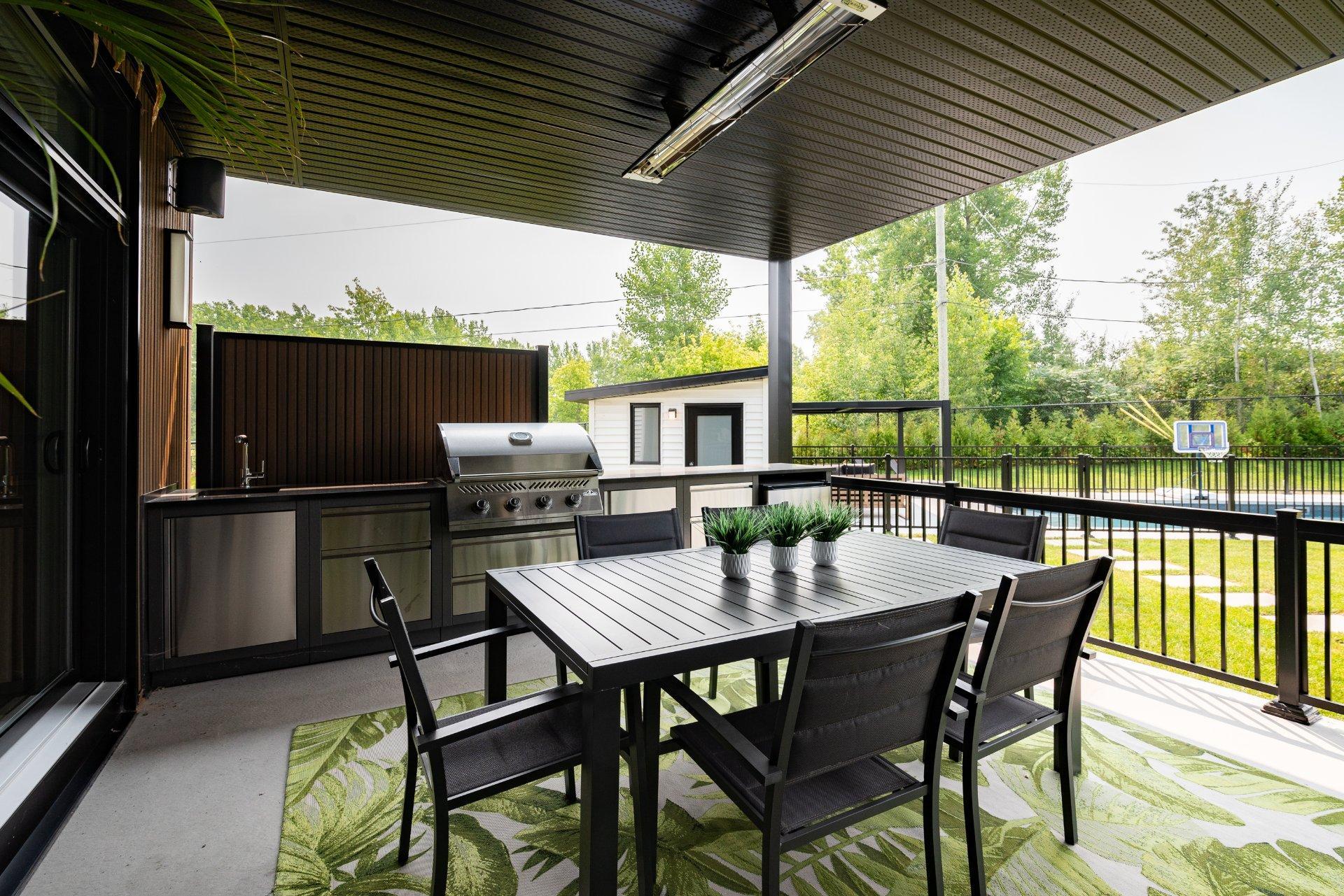 









3177


Rue Édouard-Harbec

,
Carignan,




QC
J3L0T8

