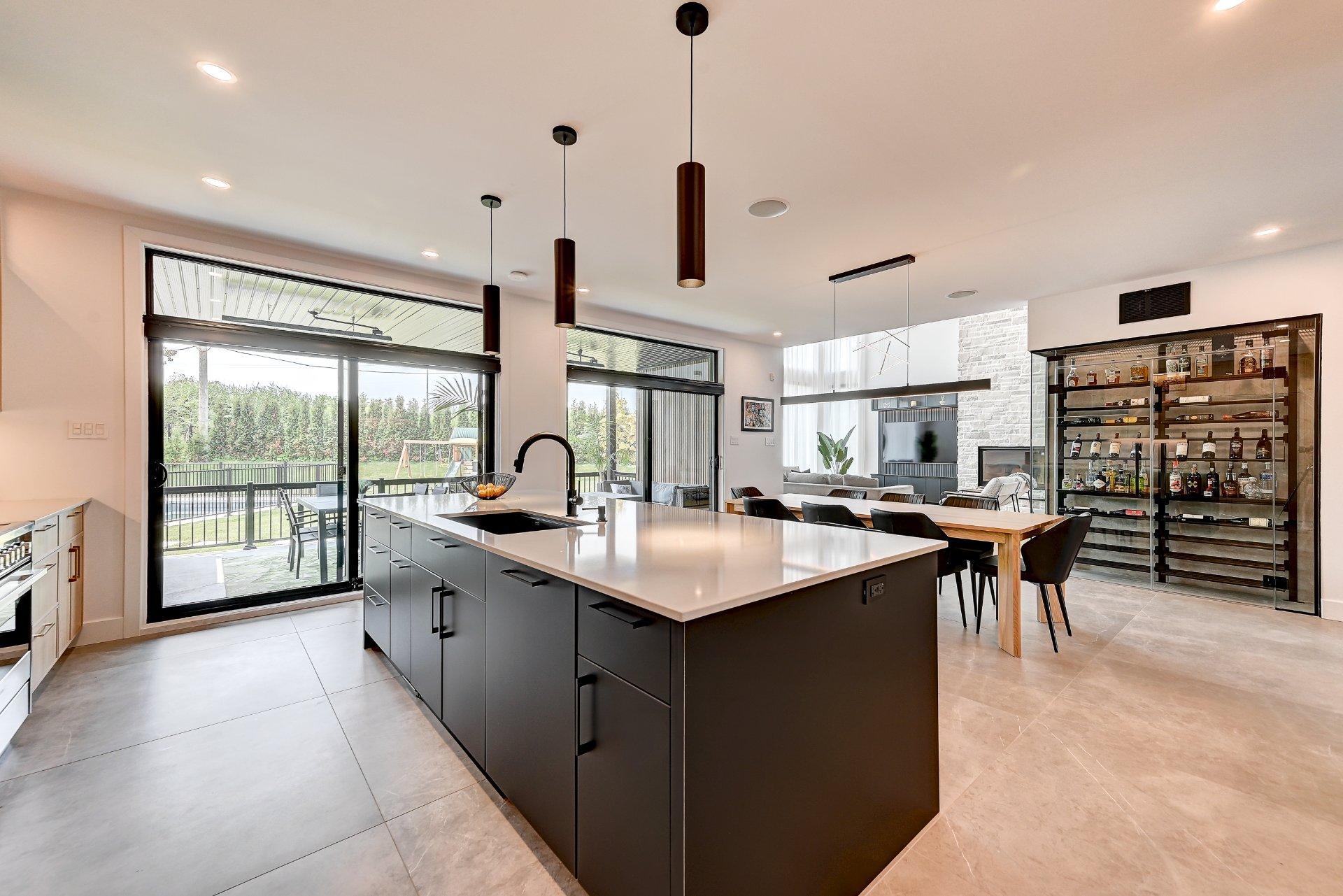 









3177


Rue Édouard-Harbec

,
Carignan,




QC
J3L0T8

