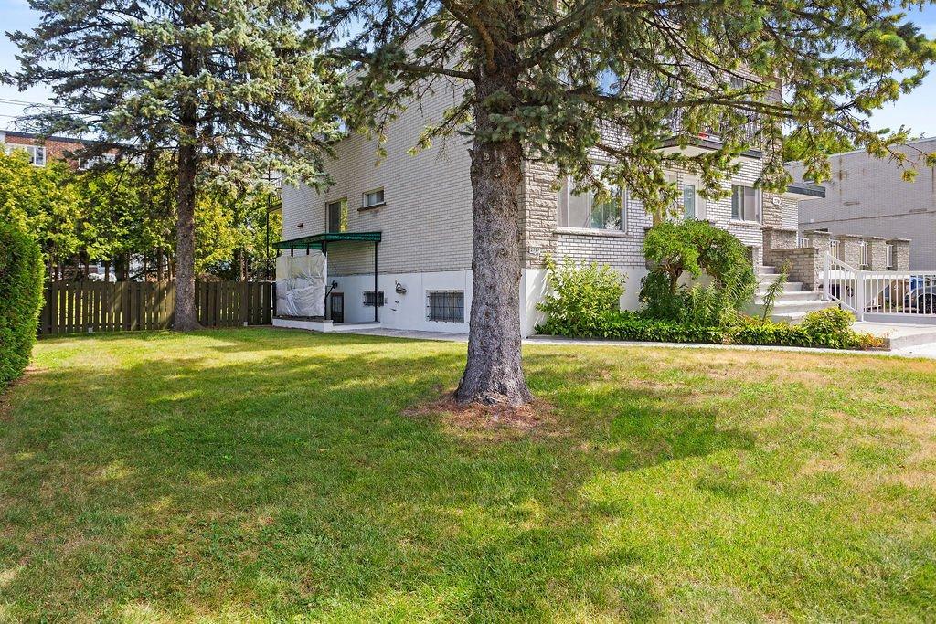 









266

 - 270A


Rue Pagnol

,
Boisbriand,




QC
J7G1Z6

