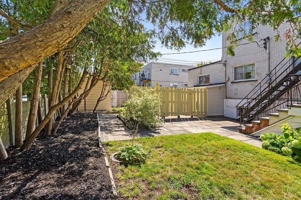 









266

 - 270A


Rue Pagnol

,
Boisbriand,




QC
J7G1Z6

