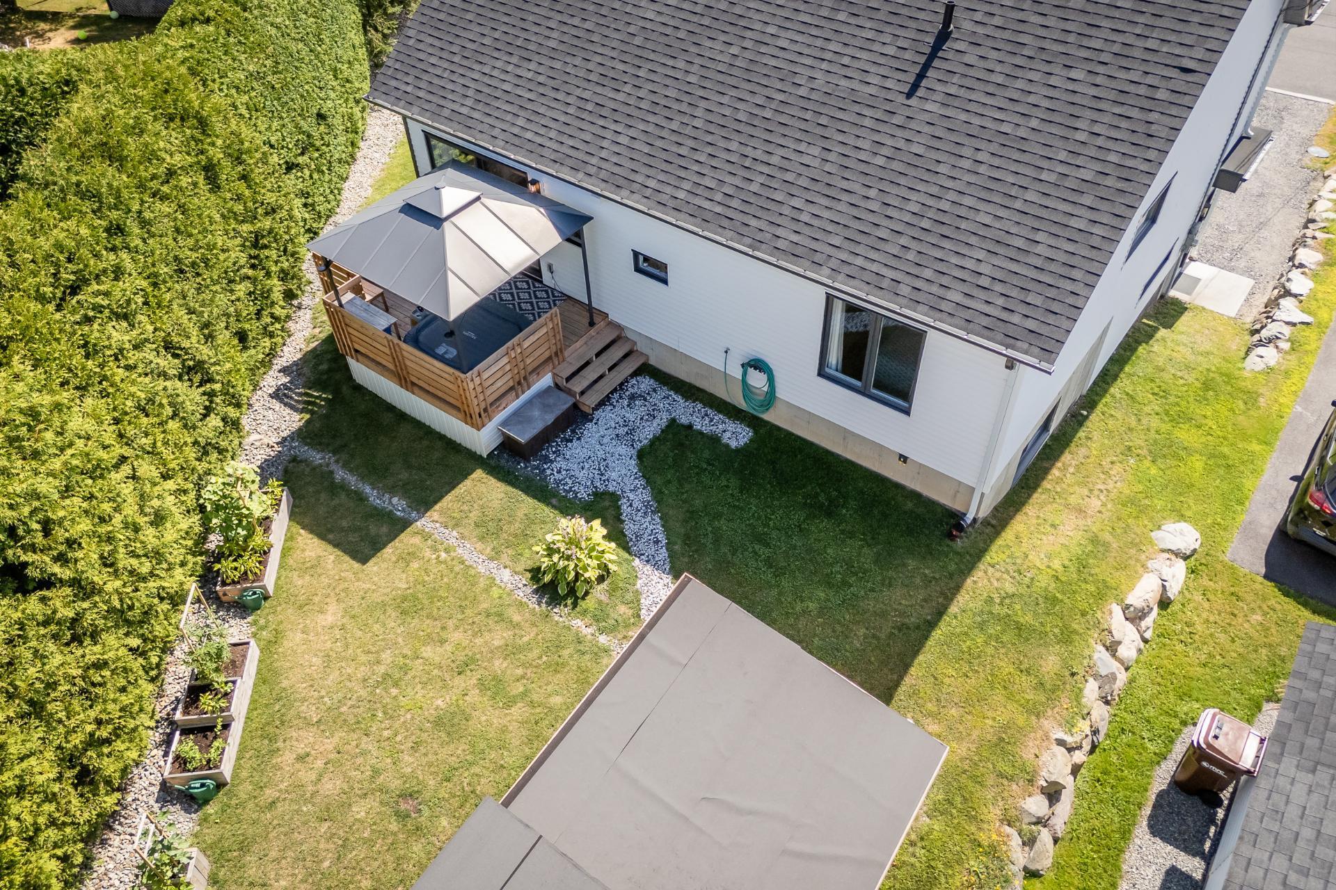









121


Rue des Cèdres

,
Waterloo,




QC
J0E2N0

