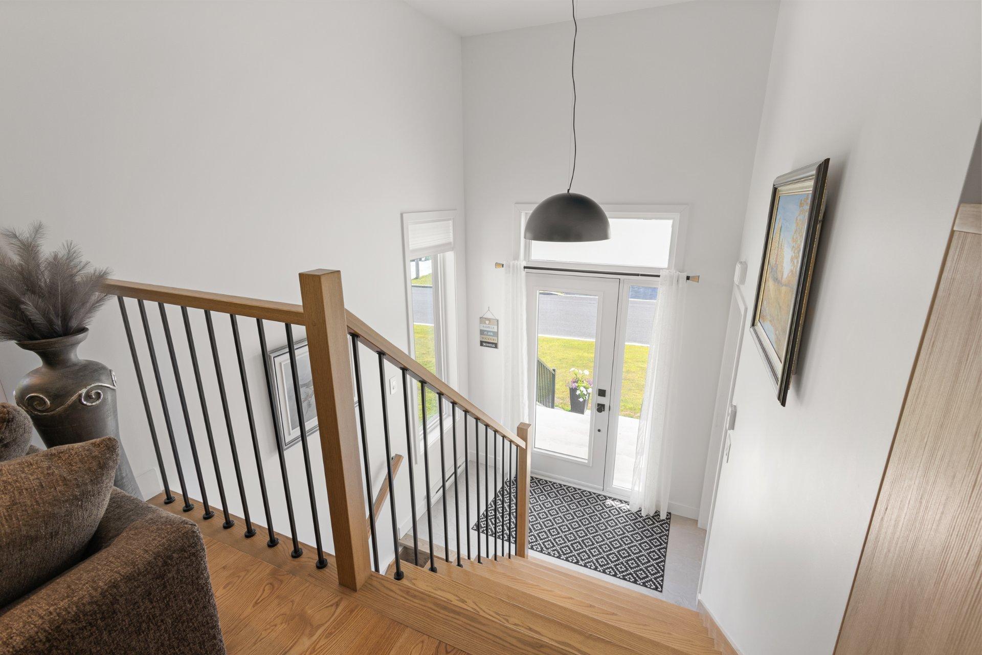 









121


Rue des Cèdres

,
Waterloo,




QC
J0E2N0

