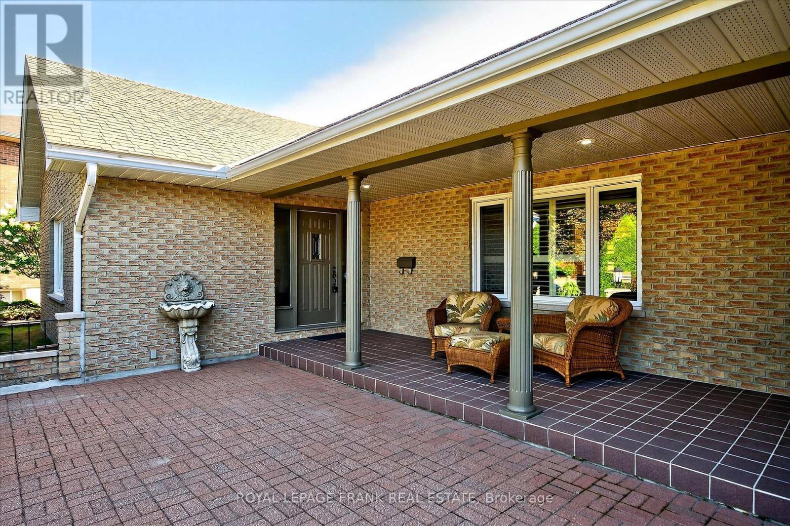 












1162 SUMMIT DRIVE

,
Peterborough West (Central),




Ontario
K9J8A7

