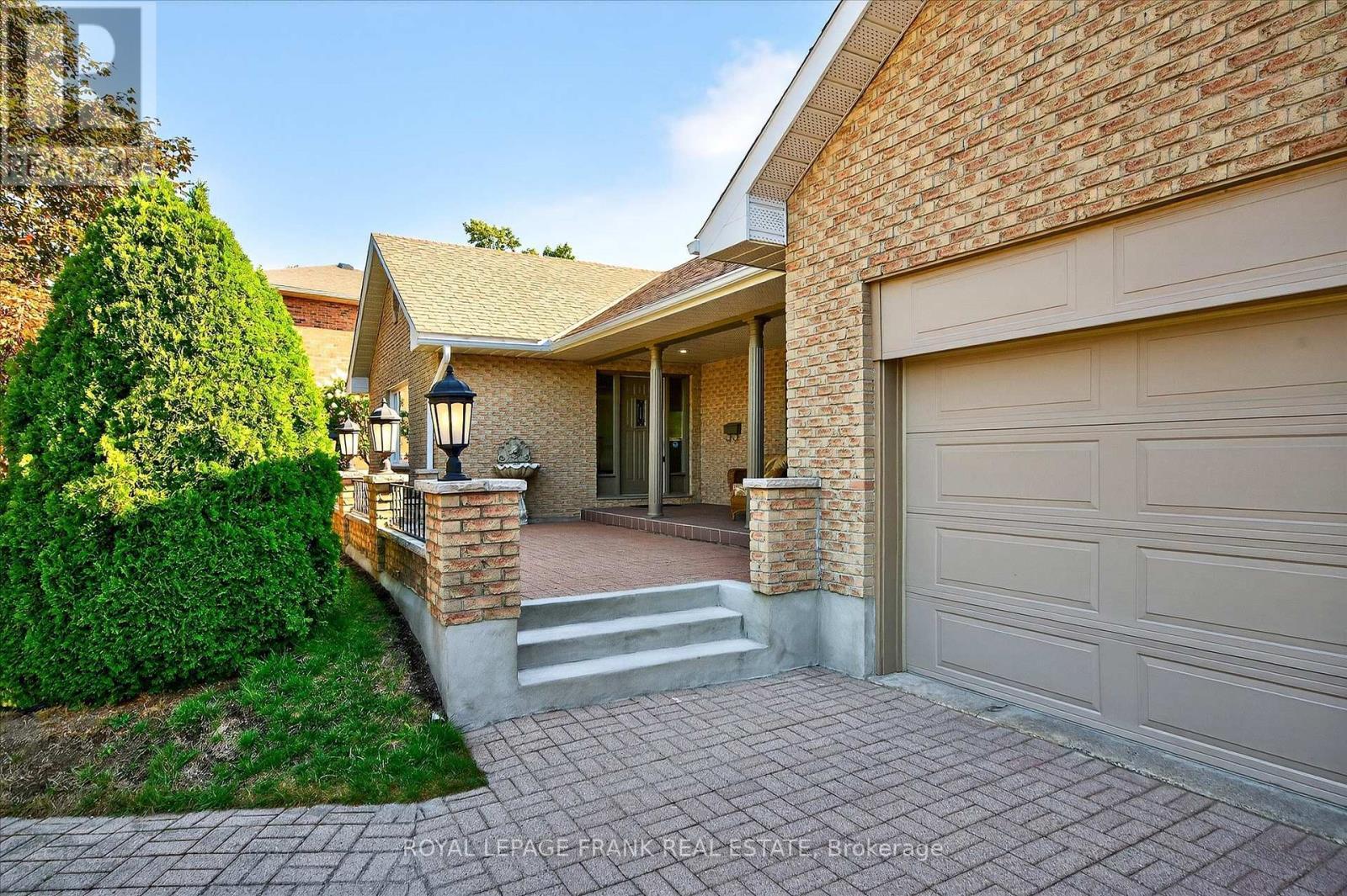 












1162 SUMMIT DRIVE

,
Peterborough West (Central),




Ontario
K9J8A7

