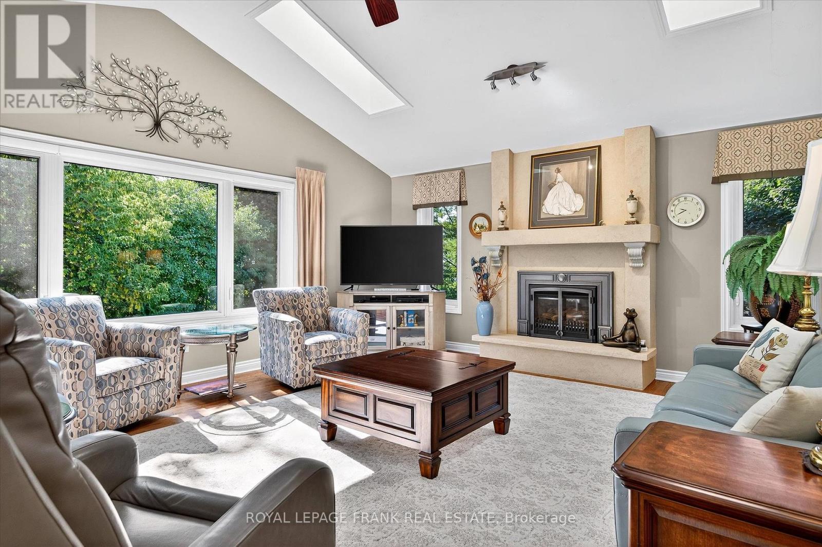 












1162 SUMMIT DRIVE

,
Peterborough West (Central),




Ontario
K9J8A7

