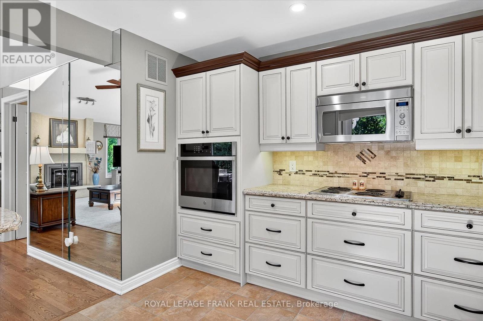 












1162 SUMMIT DRIVE

,
Peterborough West (Central),




Ontario
K9J8A7

