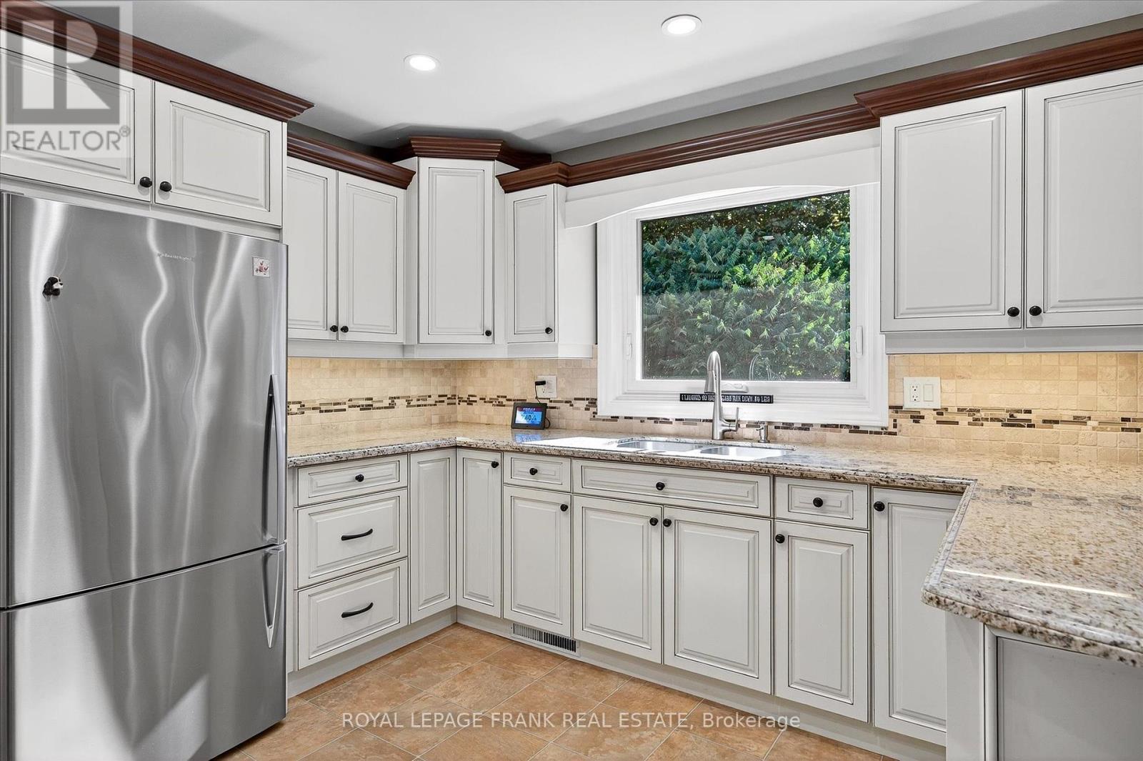 












1162 SUMMIT DRIVE

,
Peterborough West (Central),




Ontario
K9J8A7

