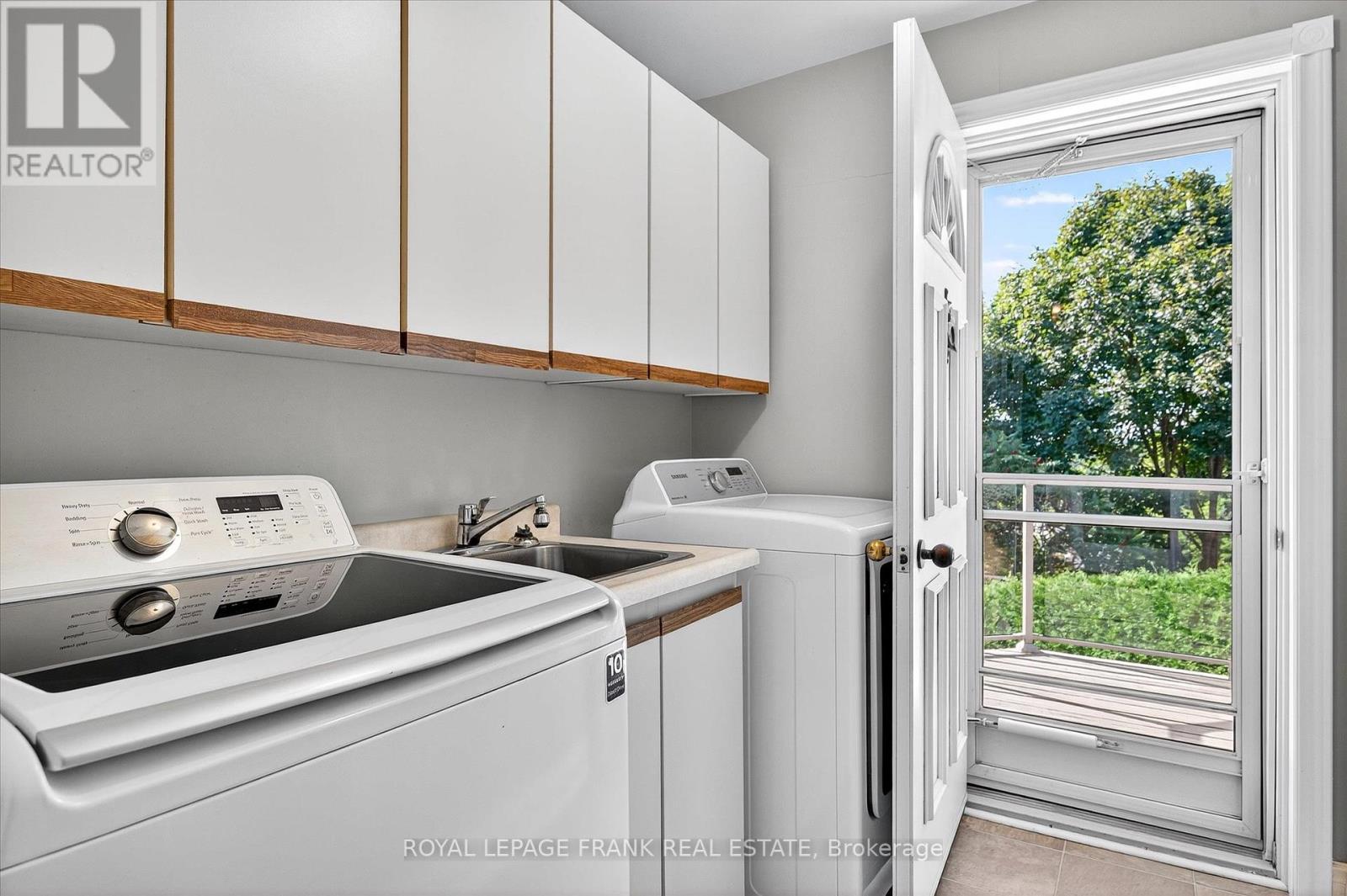 












1162 SUMMIT DRIVE

,
Peterborough West (Central),




Ontario
K9J8A7

