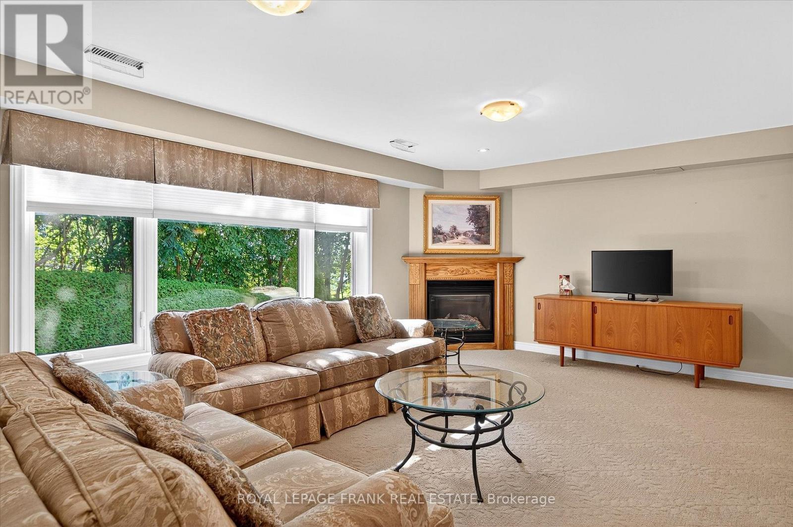












1162 SUMMIT DRIVE

,
Peterborough West (Central),




Ontario
K9J8A7

