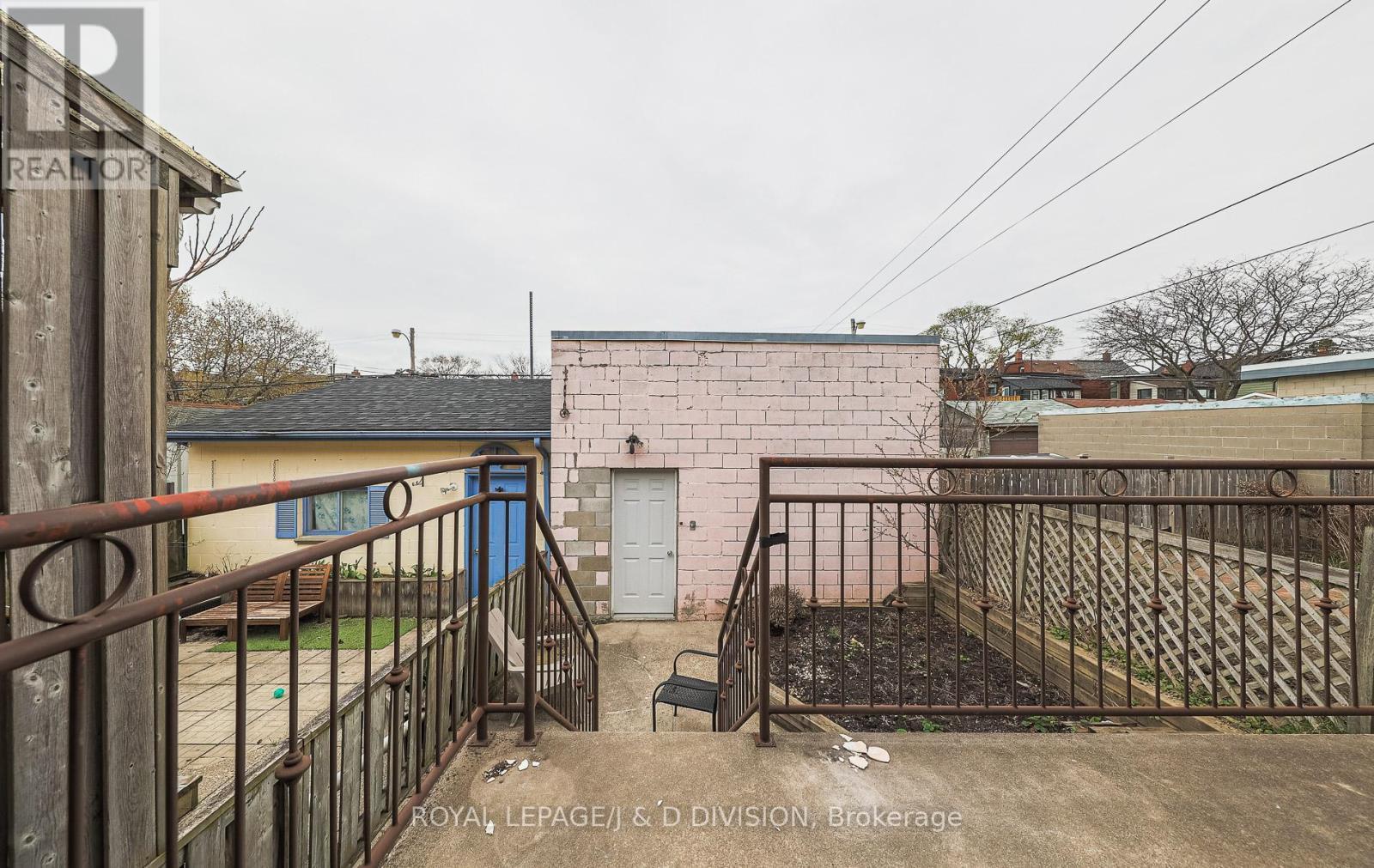 












MAIN - 484 CONCORD AVENUE

,
Toronto,




Ontario
M6H2P8

