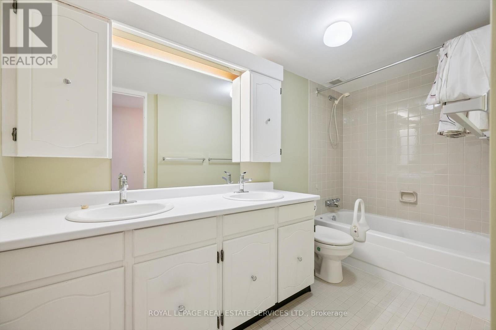 












1206 - 1400 DIXIE ROAD

,
Mississauga,




Ontario
L5E3E1

