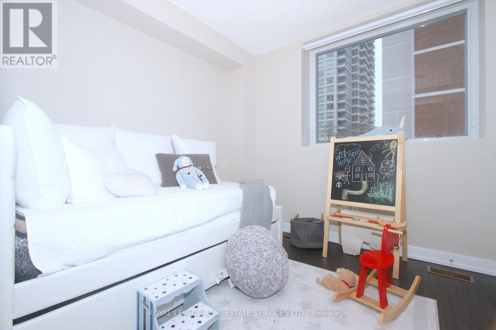












284 BLEECKER STREET

,
Toronto,




Ontario
M4X1K7

