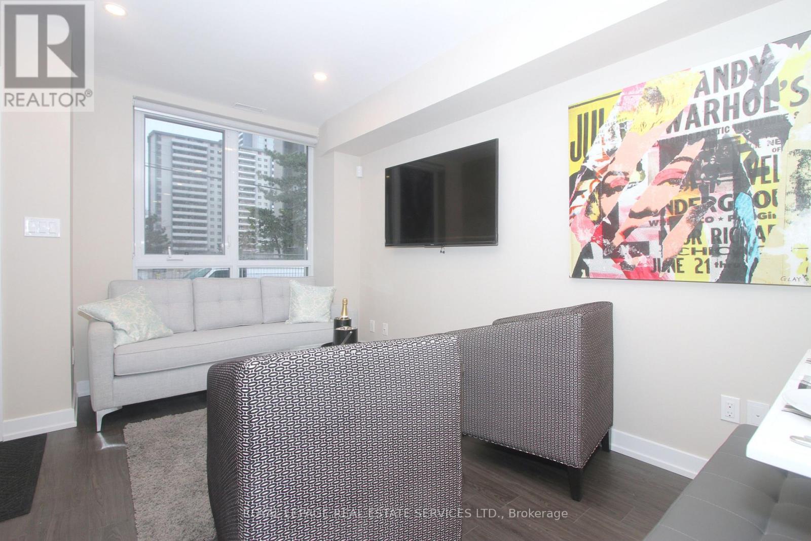 












284 BLEECKER STREET

,
Toronto,




Ontario
M4X1K7

