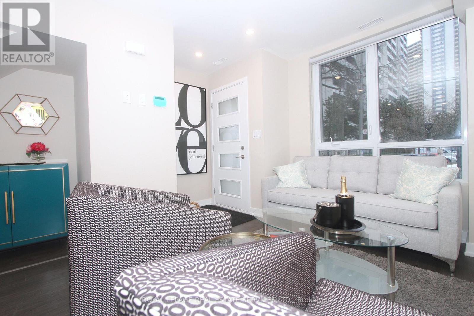 












284 BLEECKER STREET

,
Toronto,




Ontario
M4X1K7

