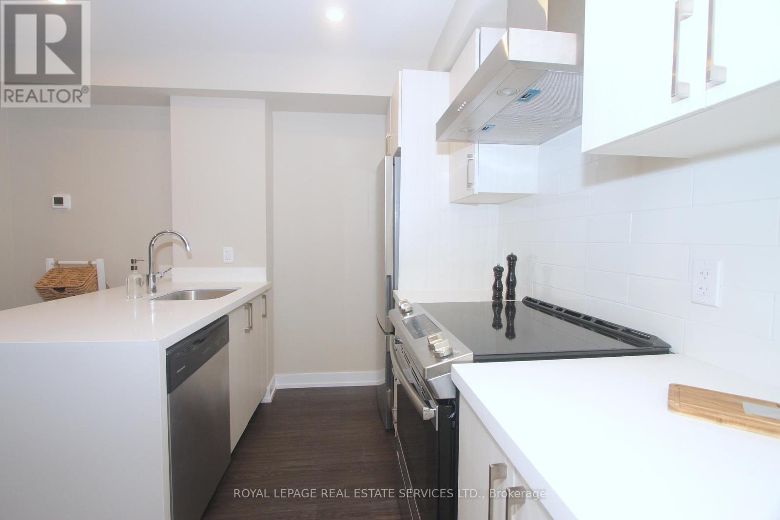 












284 BLEECKER STREET

,
Toronto,




Ontario
M4X1K7

