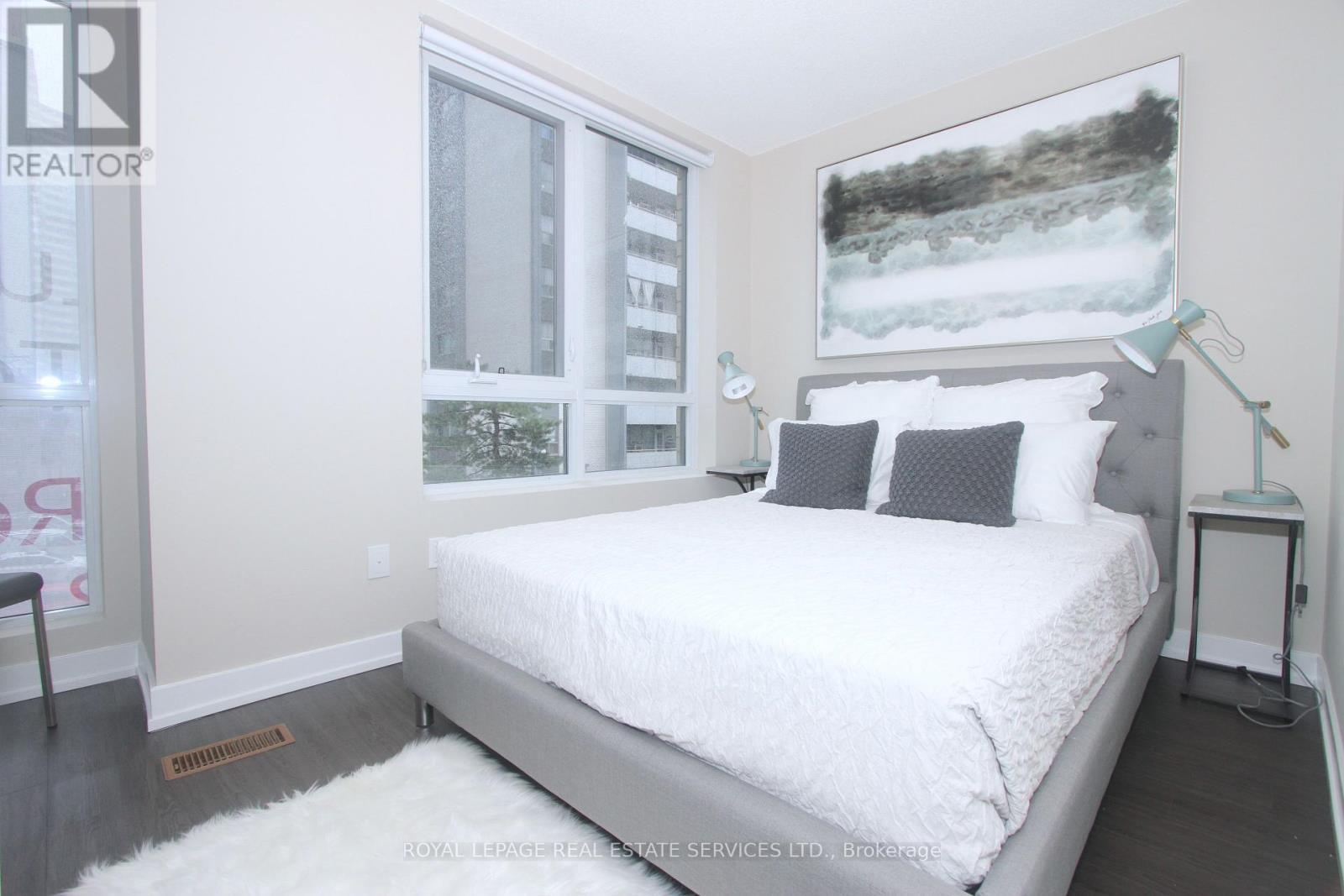 












284 BLEECKER STREET

,
Toronto,




Ontario
M4X1K7


