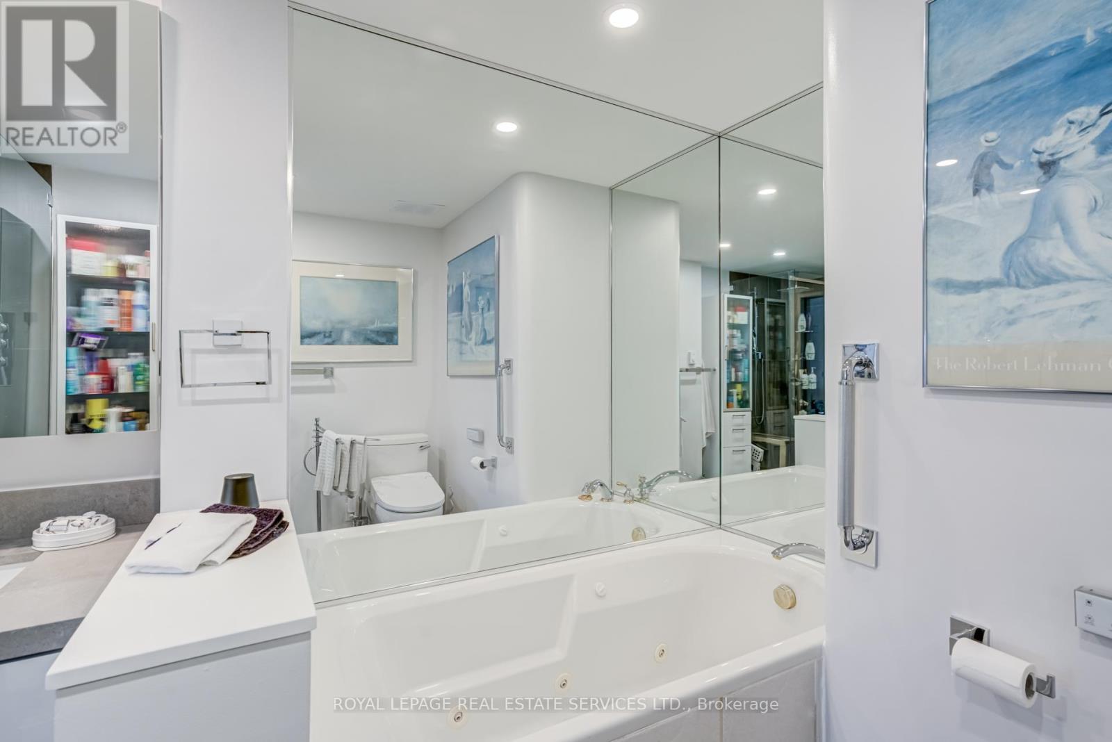 












2410 - 2045 LAKE SHORE BOULEVARD W

,
Toronto,




Ontario
M8V2Z6

